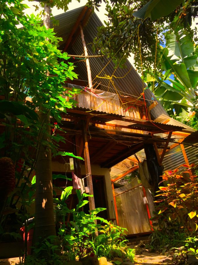 Tiny Wild House Tiny Wild House in San Marcos La Laguna!